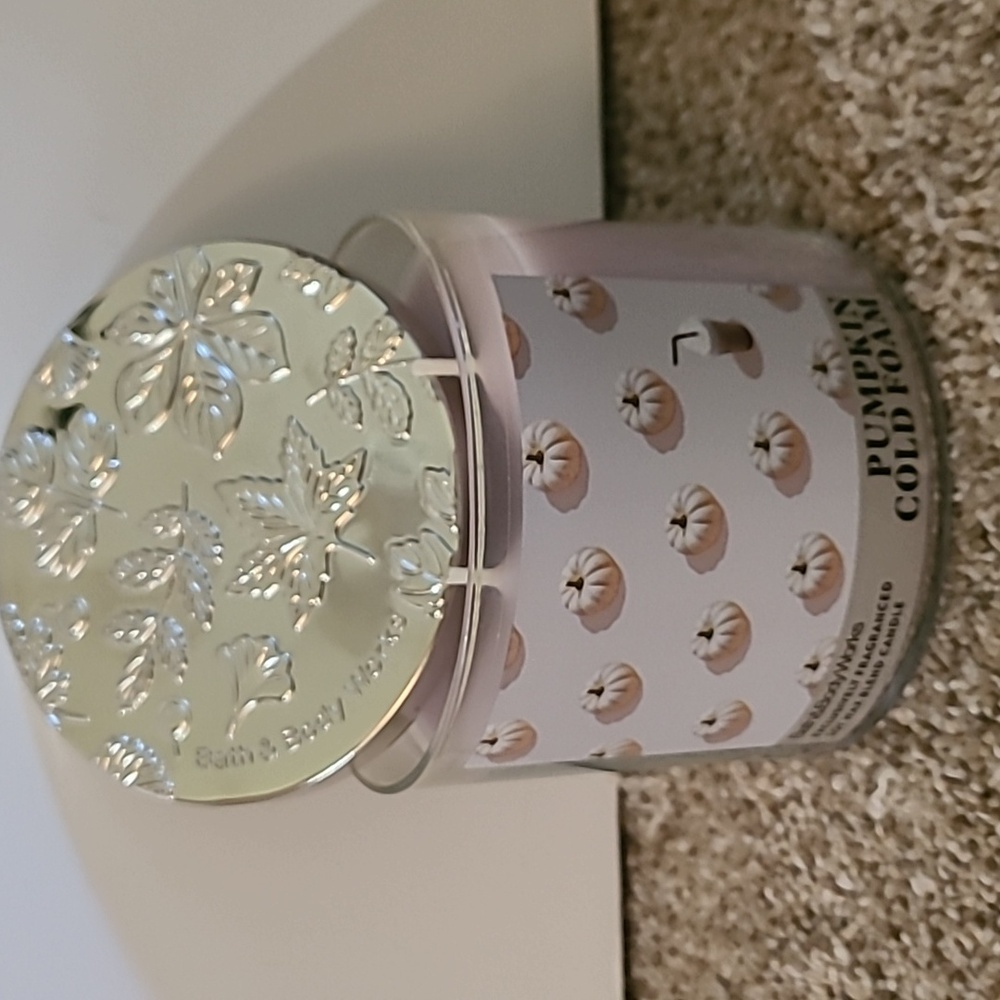PUMPKIN COLD FOAM 3 Wick Candle Bath And Bath Works